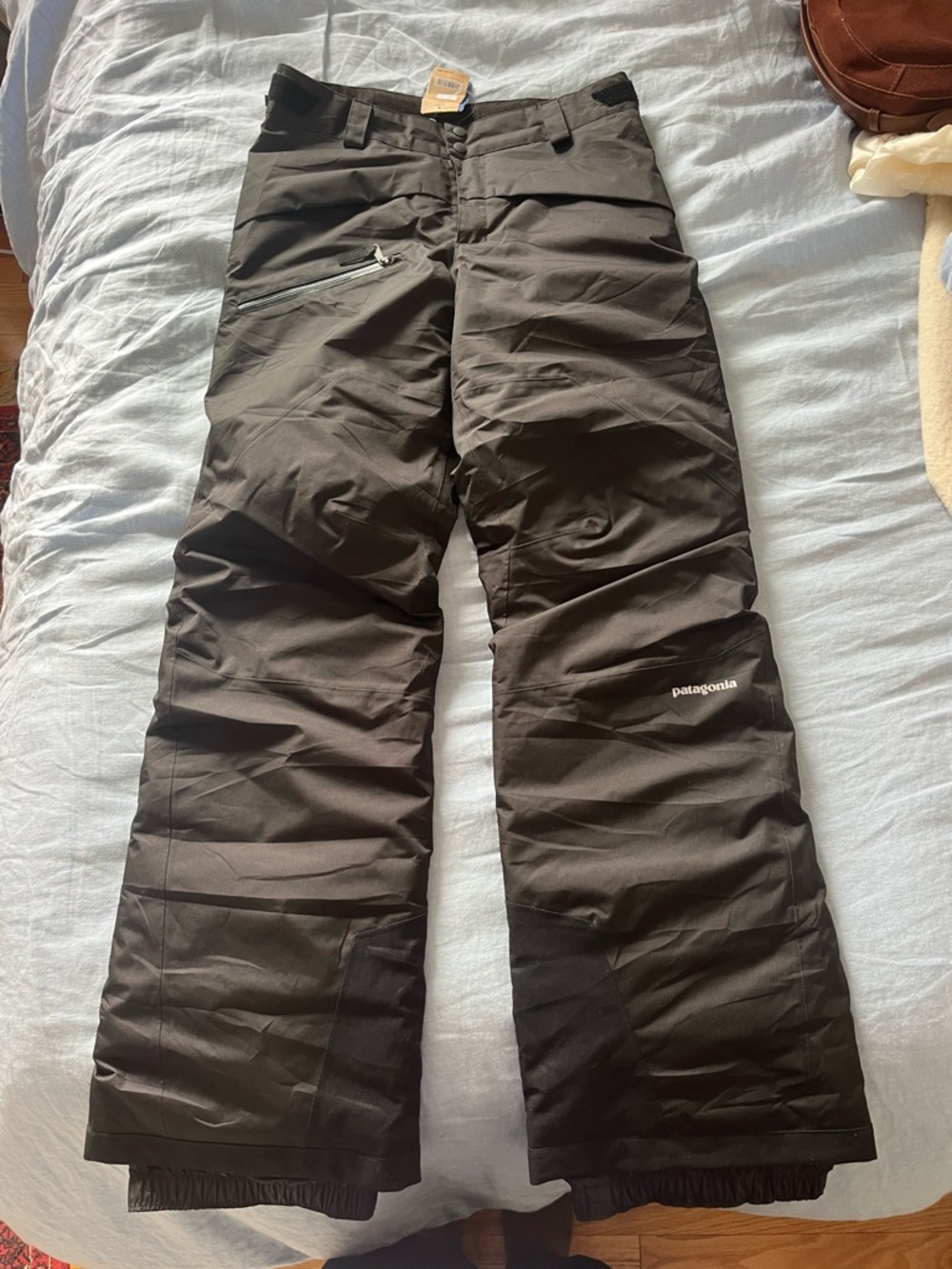 Patagonia black insulated ski/snow pants